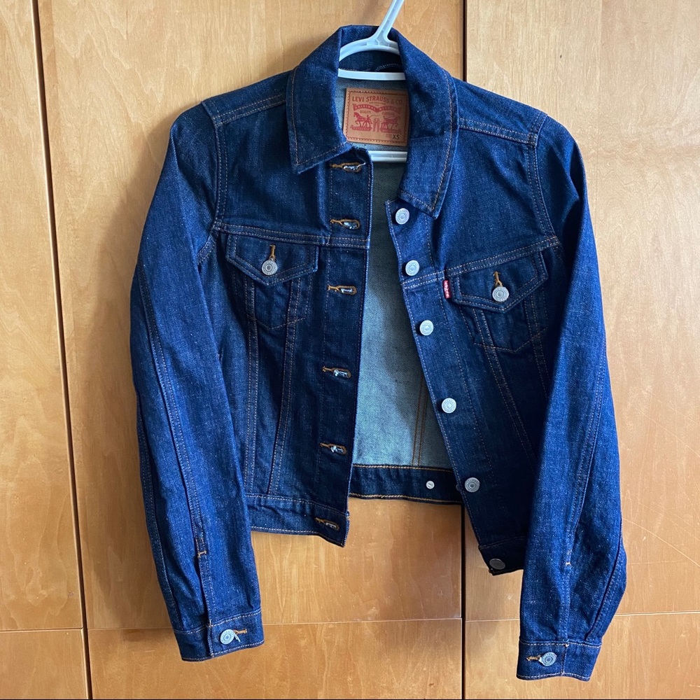 Levi’s cropped jacket